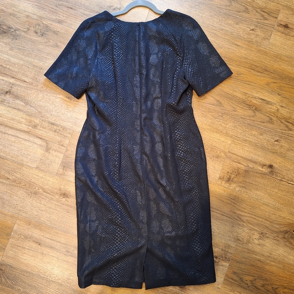 Jones New York tailored Black Snakeskin Midi Dress sz 10 - Picture 8 of 15